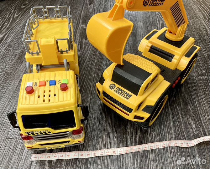 Машинка свет звук развивающая игрушка