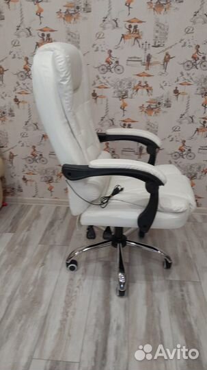 Компьютерное кресло,белое