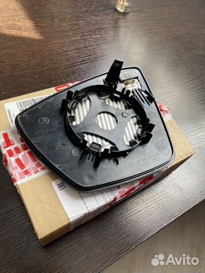 Зеркальный элемент, правый зеркало wv taos