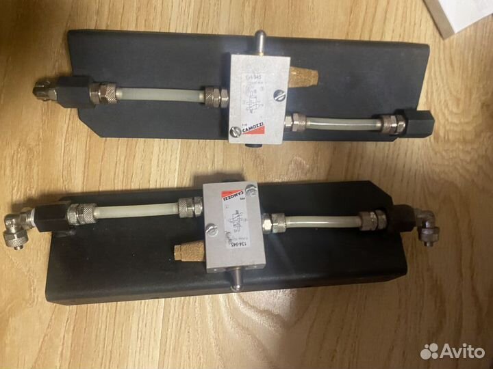 Распределитель пневматический camozzi 134-945 2шт
