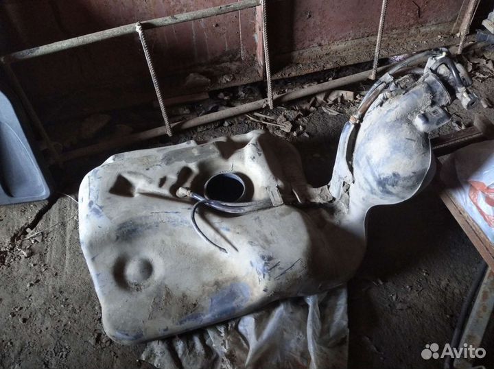 Бак топливный Фольксваген Пассат B3 седан