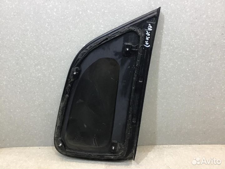 Стекло кузовное глухое левое Hyundai Tucson 2004-2