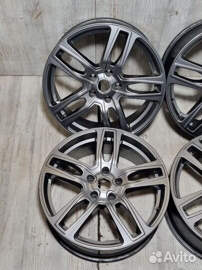 R18 5/114.3 диски на Кроссовер ET38 D67.1
