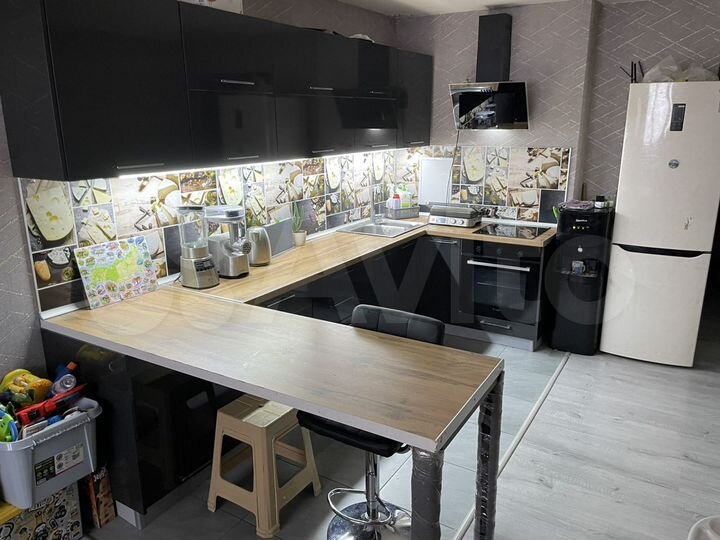 3-к. квартира, 92 м², 3/12 эт.
