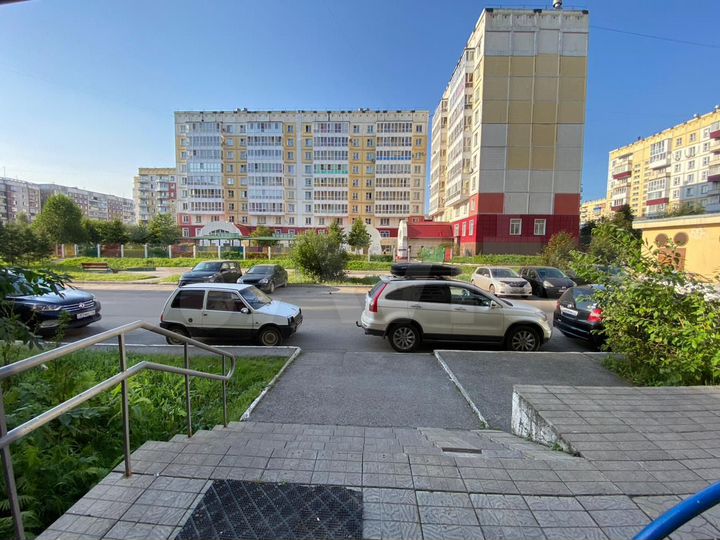 2-к. квартира, 56,4 м², 1/10 эт.