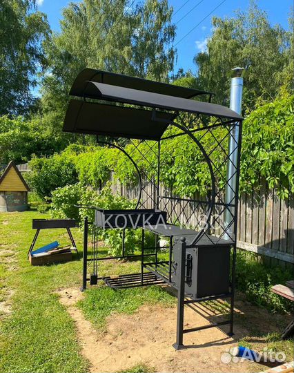 Мангал с крышей