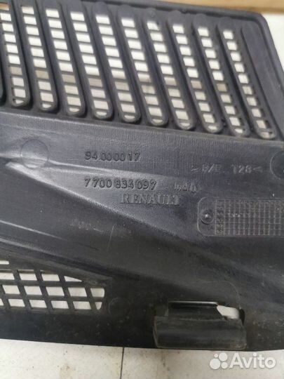 Накладка решётки стеклоочистителя левая Renault