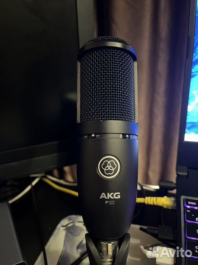 Студийный микрофон Akg p120