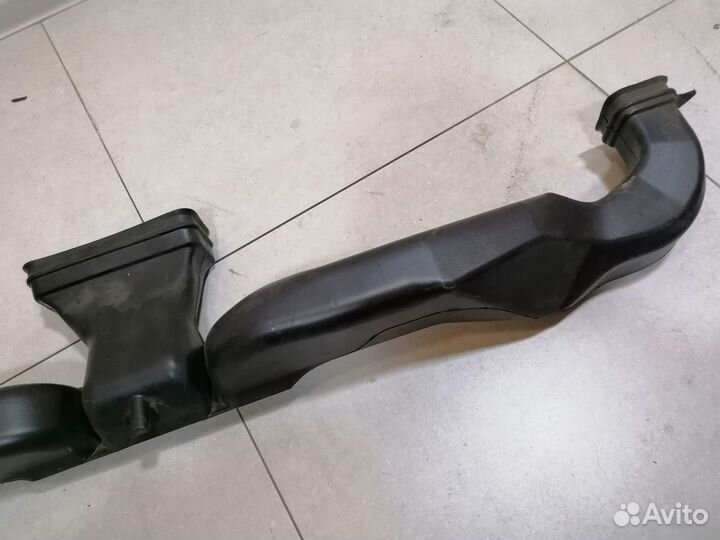 Воздуховод центральный Mitsubishi Carisma 1999-200