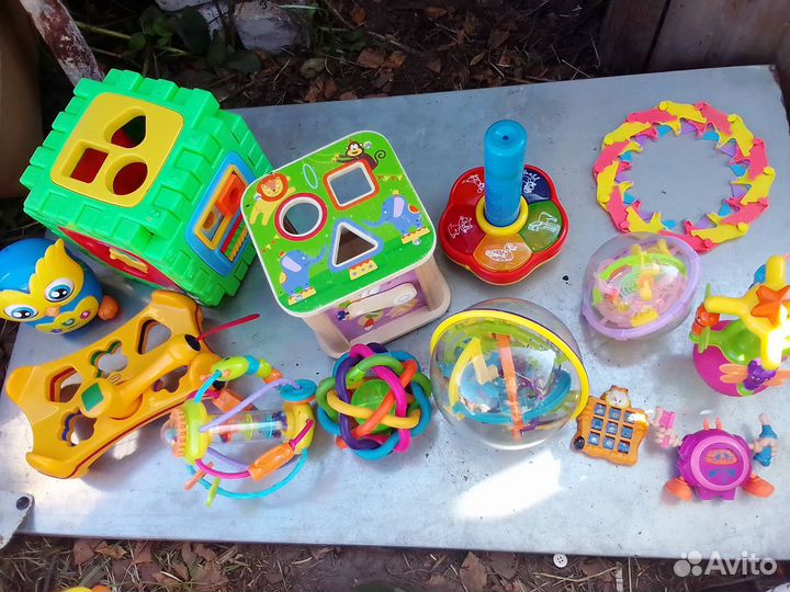 Развивающие игрушки для малышей пакетом