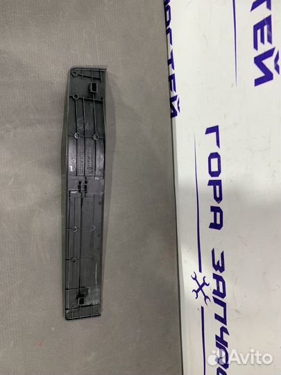 Накладка порога левого внутренняя задняя Nissan