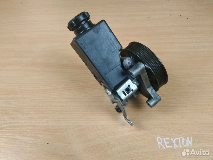 Насос гидроусилителя руля Ssangyong Rexton, 2,7, D