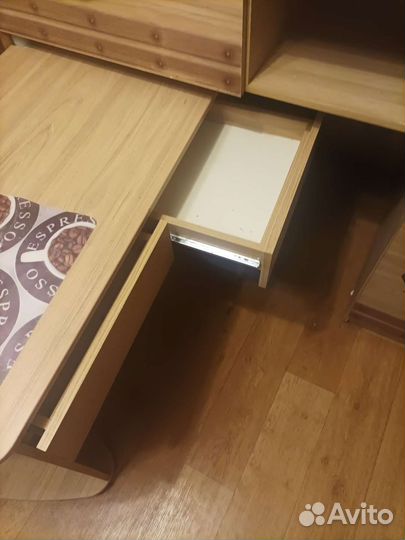 Детская кроватка со столом