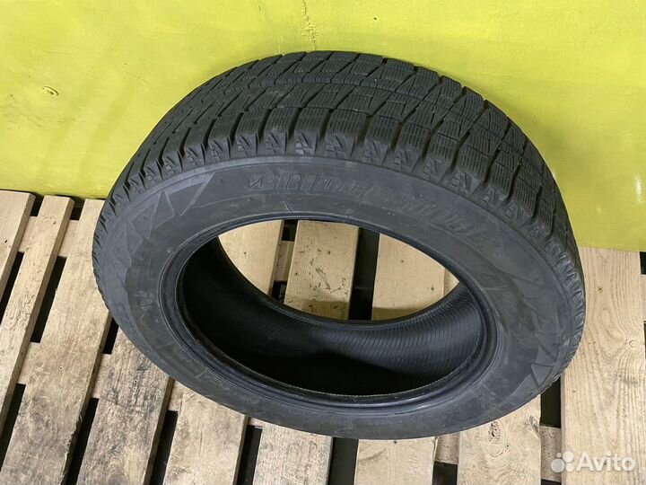 Bridgestone Blizzak Revo2 215/60 R17 96Q, 1 шт