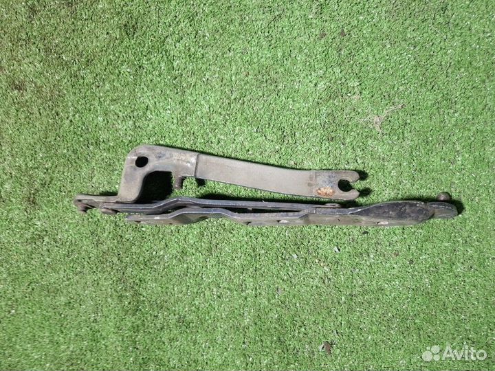 Петля капота BMW 7-Series