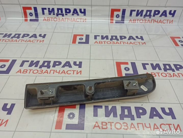 Накладка двери багажника LADA Largus 8200490254