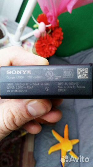 Зарядка на телефон Sony