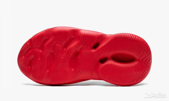 Yeezy Foam Runner “Vermillion”