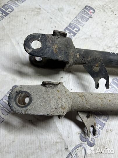 Рычаг задний нижний Nissan Avenir