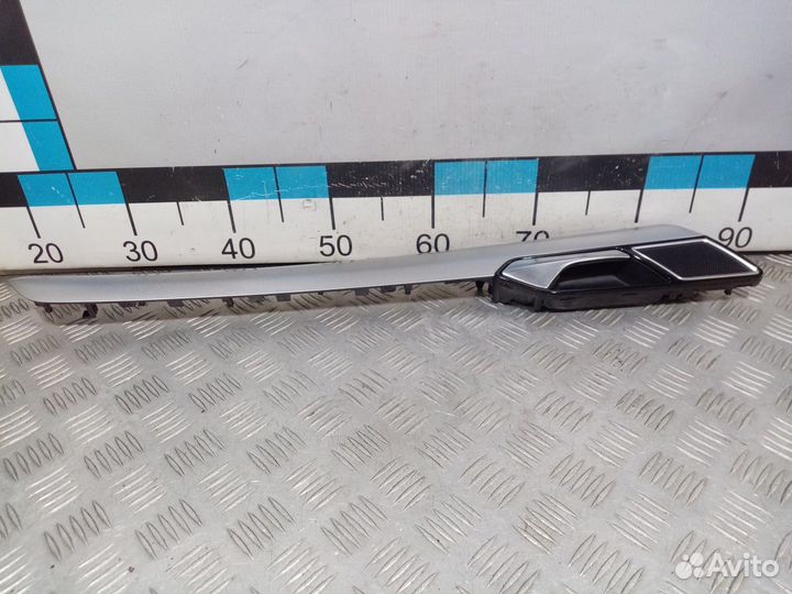 Б/У Накладка обшивки двери задняя правая#001