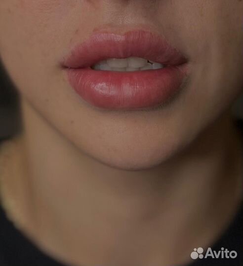 Модель на перманентный макияж губ