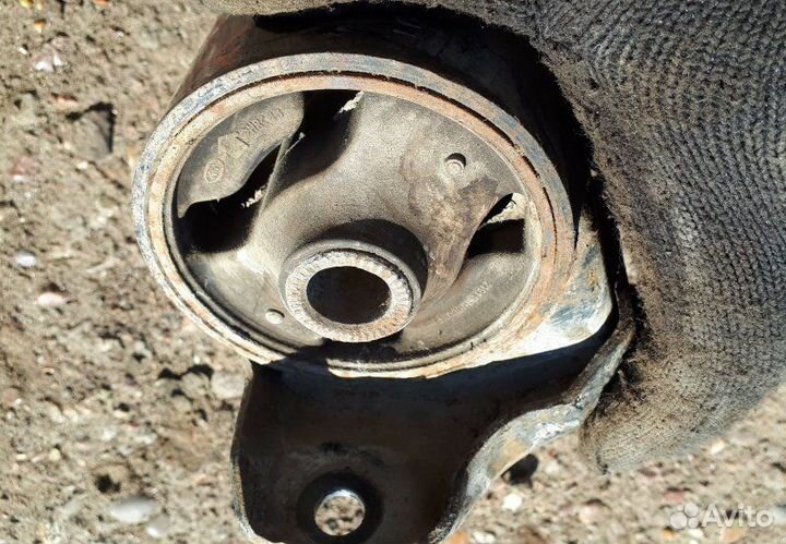 Опора двигателя передняя Kia Cerato TD G4FC 2010