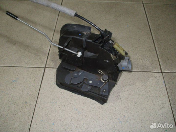 Замок двери задней правой BMW X5 (E53)