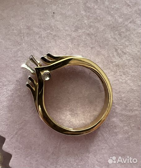 Золотое кольцо с бриллиантами