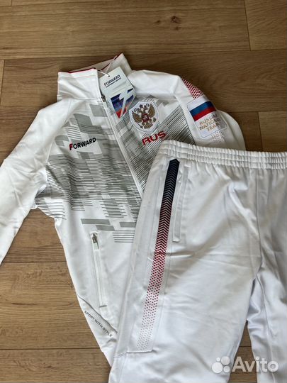 Спортивный костюм женский