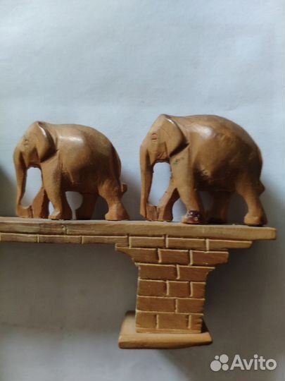 Слоны из дерева