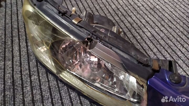 Фара subaru forester sg5