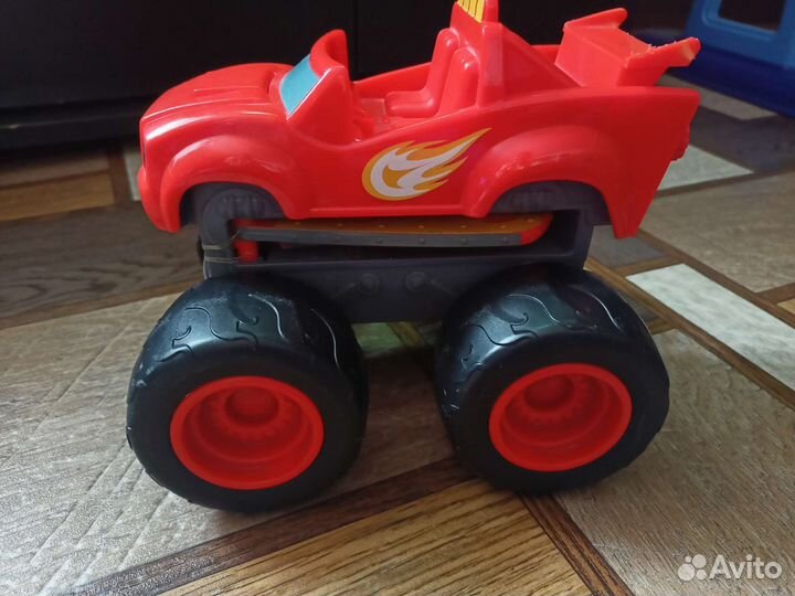 Вспыш и чудо машинки