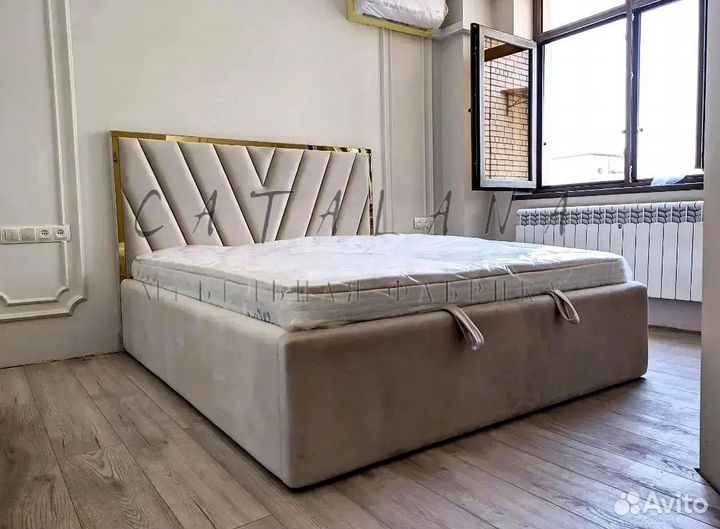 Кровать двуспальная