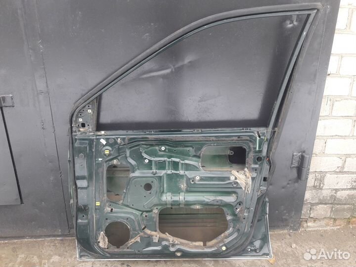 Дверь передняя правая Mitsubishi Space Runner