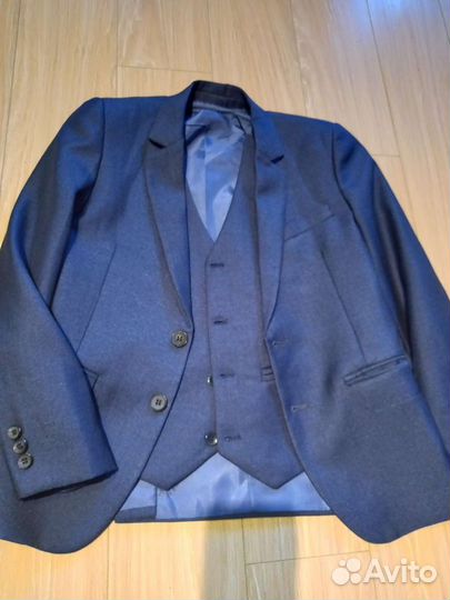 Пиджак новый для мальчика