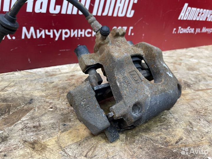 Суппорт тормозной передний правый Renault Sandero