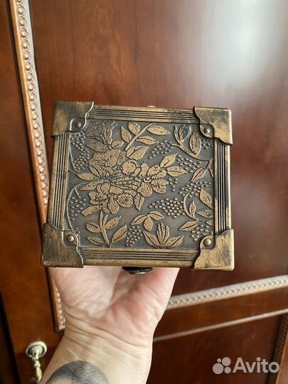 Коробочка шкатулка