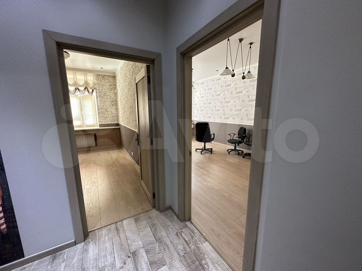 4-к. квартира, 124,7 м², 1/4 эт.