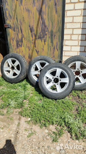 Комплект колес на Ниву