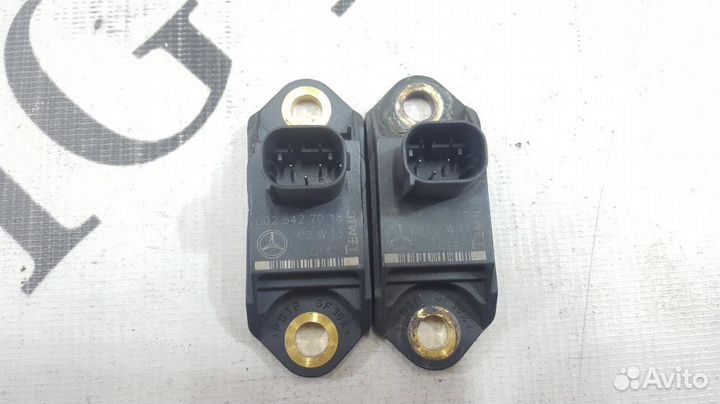 Датчик ускорения на Mercedes-Benz R230 SL55 AMG