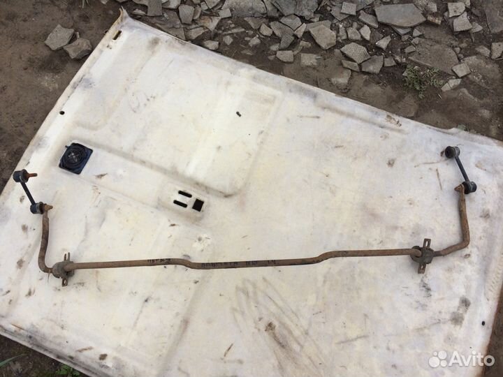 Задний стабилизатор Ниссан альмера н15