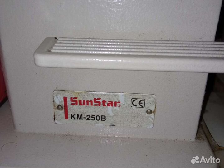 Швейная машинка и оверлок