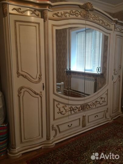 Спальный гарнитур