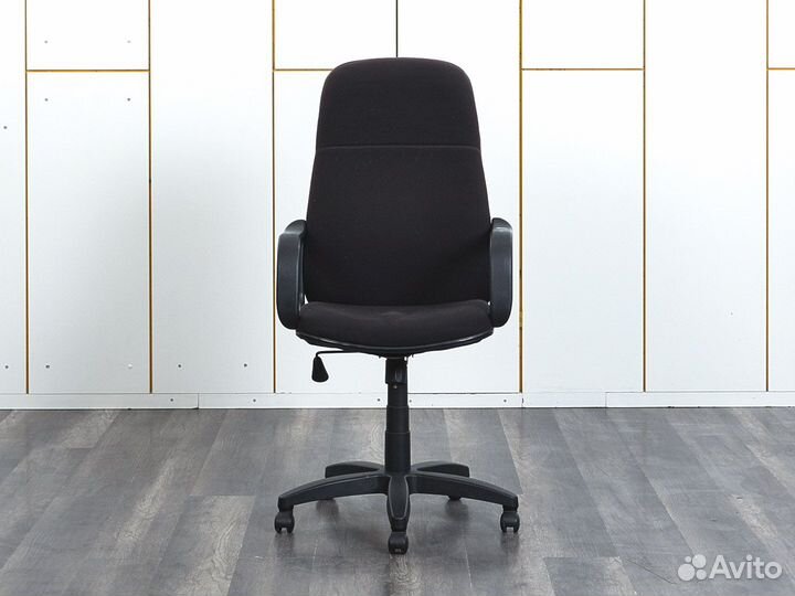 Офисное кресло