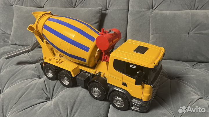 Бетономешалка bruder scania 1/16