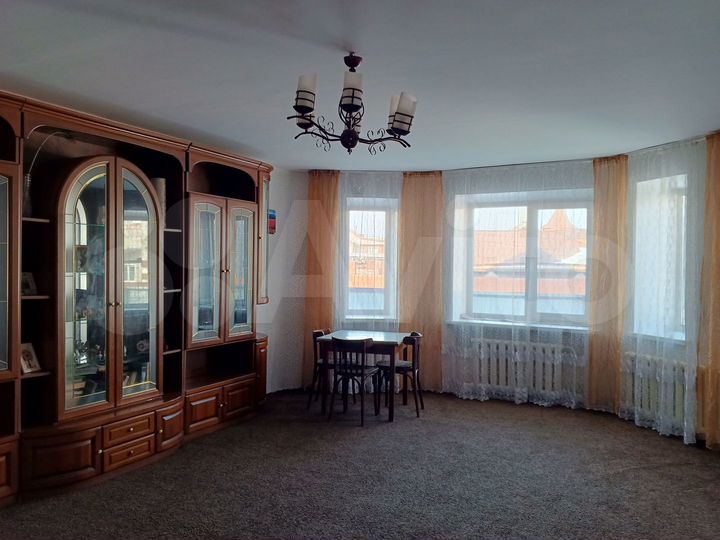 Коттедж 323,3 м² на участке 8,7 сот.