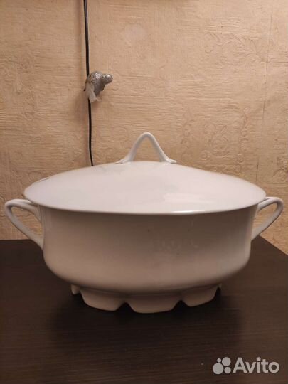 Фарфоровая супница 1930-40 е.г.г,капельник