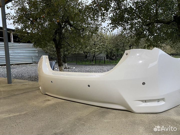 Задний бампер Toyota corolla 180