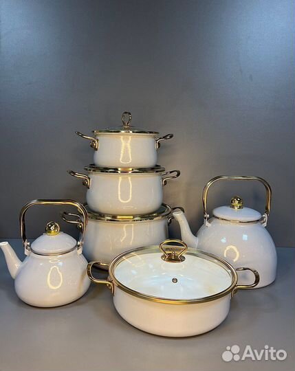 Набор эмалированных кастрюль