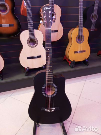 Акустическая гитара